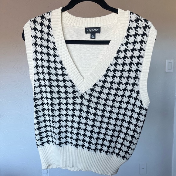 Crop Vest - Picture 1 of 2